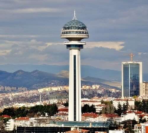 Başkentimiz Ankara'da, geçmişte olduğu gibi günümüzde de mermer, granit ve traverten gibi doğal taşların da çokça kullanıldığı en kalabalık bölgelerden biridir.